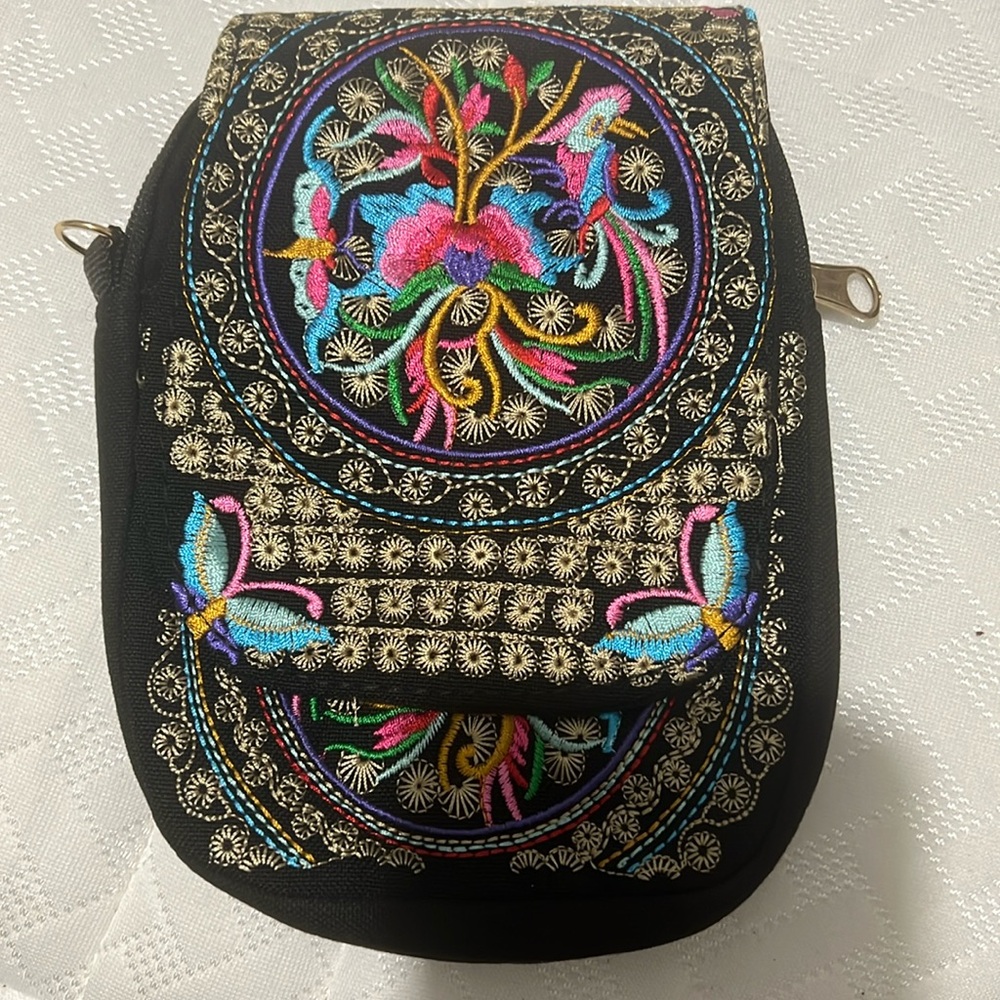 Crossover embroidered cellphone purse